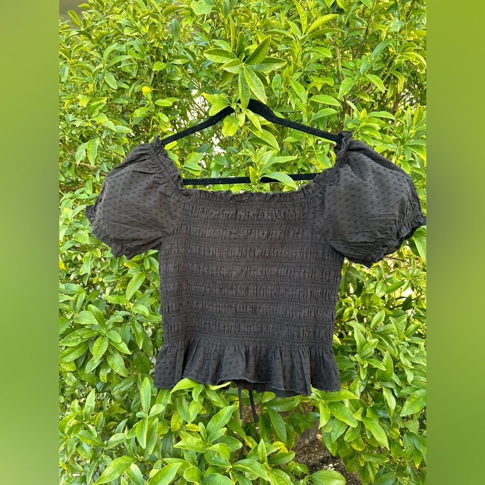 36.CHASE FAME Women’s Off Shoulder Black Fitted Top.Short Puffy Sleeve. 
Size XL